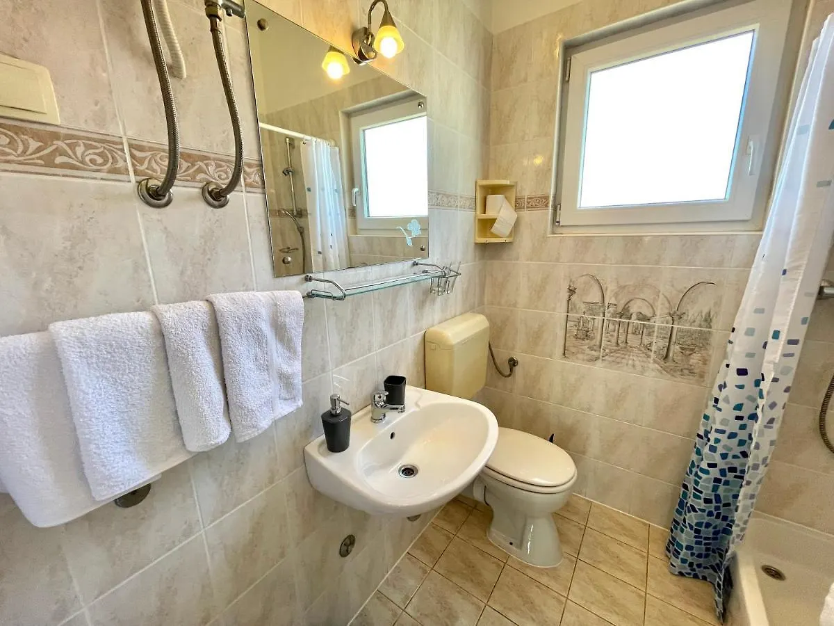 Apartments Mare Dramalj