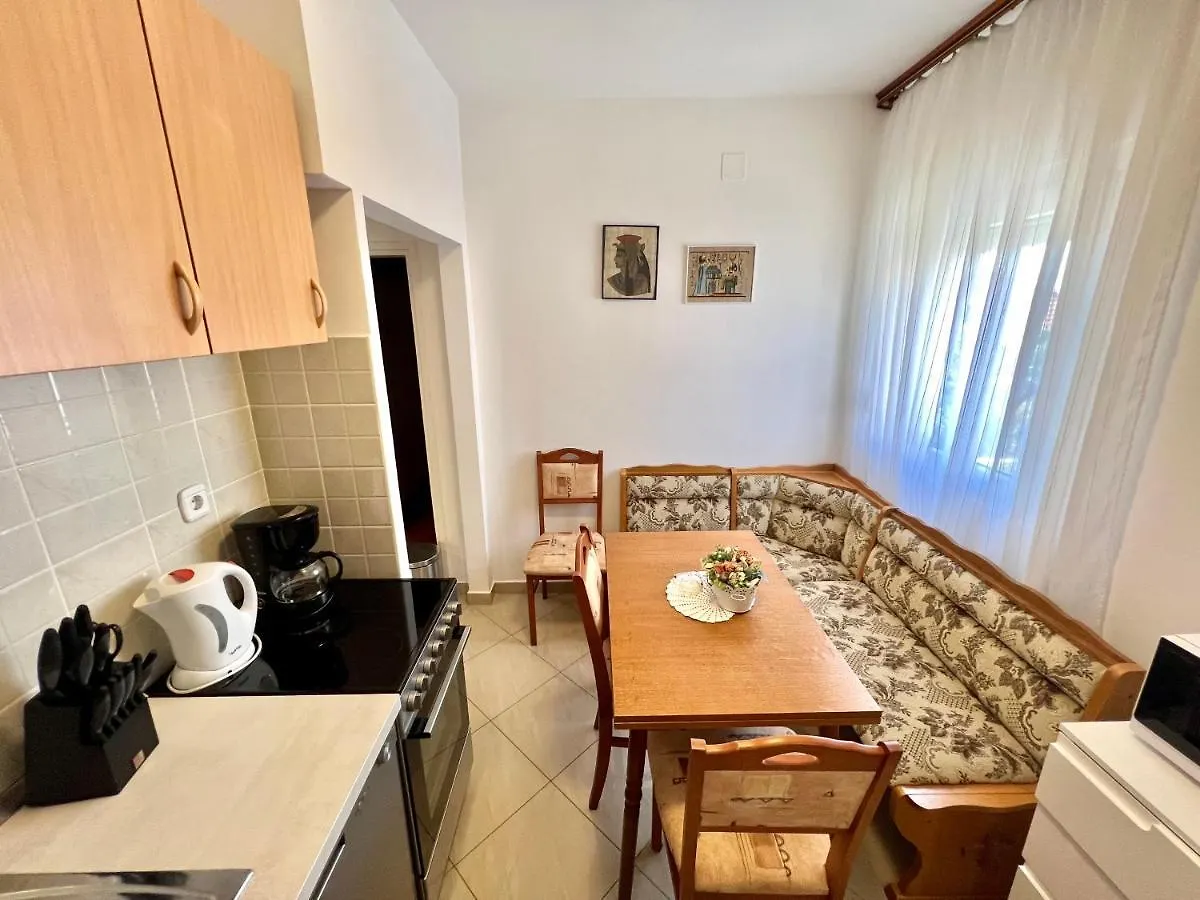 Apartments Mare Dramalj