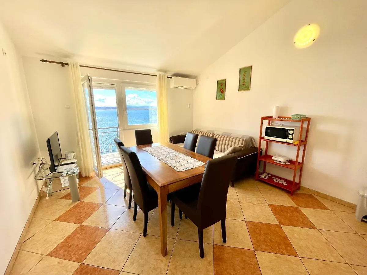 Apartments Mare Dramalj