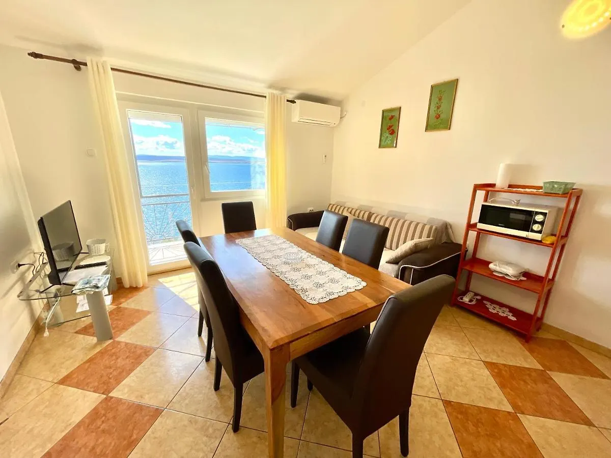 Apartments Mare Dramalj