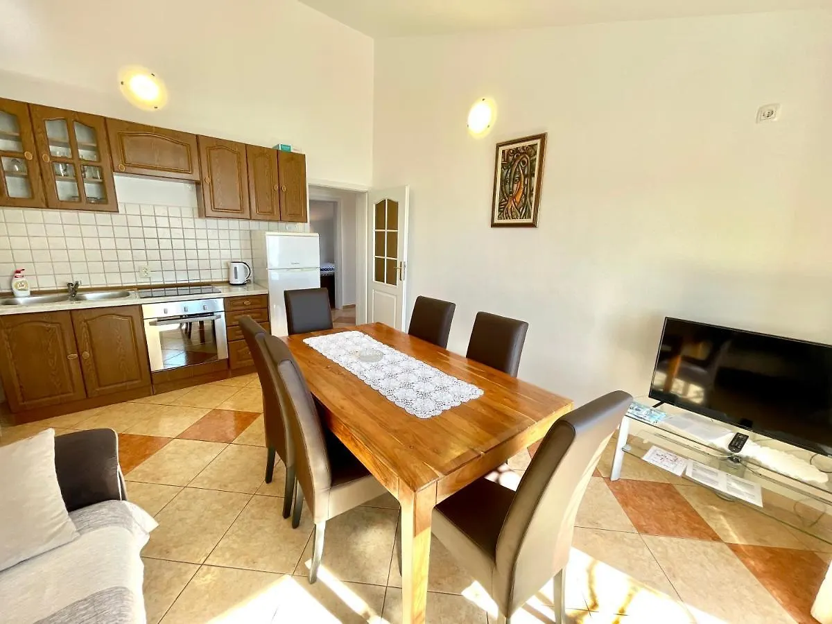 Apartments Mare Dramalj