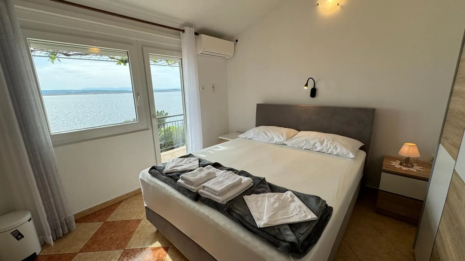 Apartments Mare Dramalj 0*,